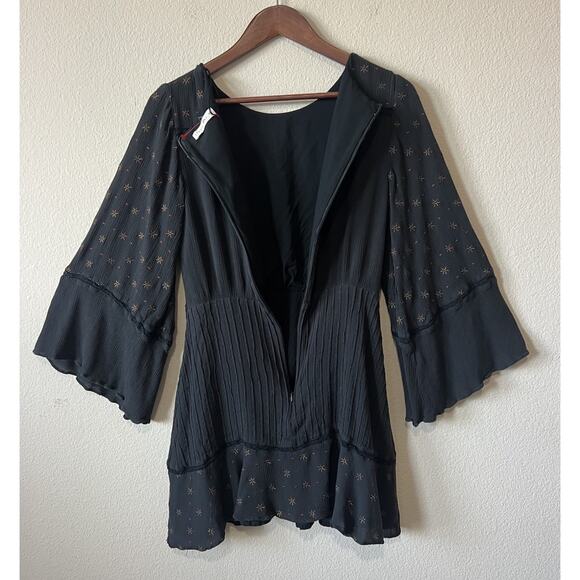 Stevie May Black Star M Embroidered Boho Mini Dress Bell Sleeve Celestial - Picture 7 of 8